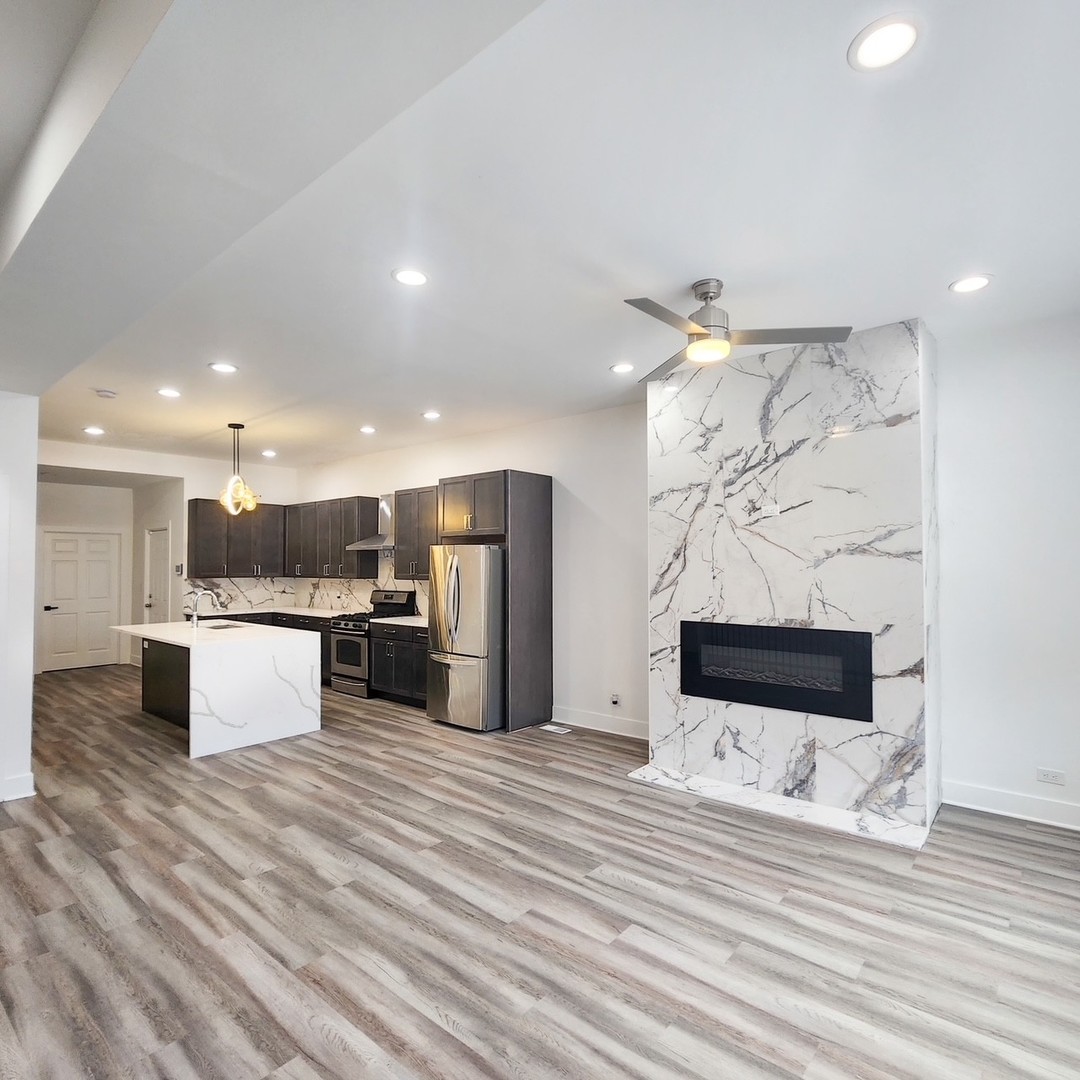 5843 S Indiana Avenue - Photo 2