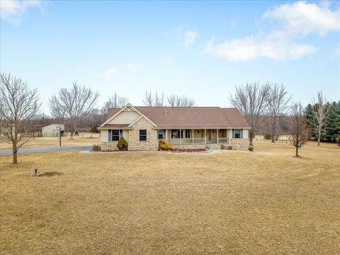 Photo of 754 E Equestrian Pointe Drive, Oregon, IL 61061 (MLS # 12572629)