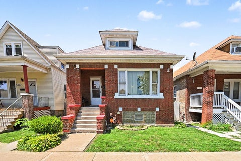 Photo of 5710 S Washtenaw Avenue, Chicago, IL 60629 (MLS # 12730665)