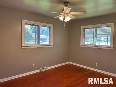 Tiny photo for 518 BARDEN Street, Morrison, IL 61270 (MLS # QC4266928)