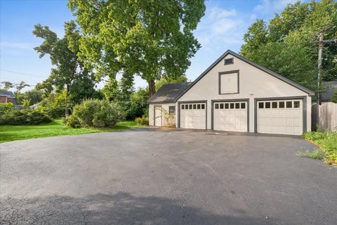 Tiny photo for 310 N Delaplaine Road, Riverside, IL 60546 (MLS # 12760921)
