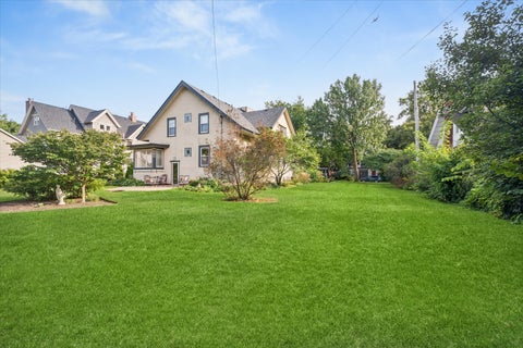 Tiny photo for 310 N Delaplaine Road, Riverside, IL 60546 (MLS # 12760921)