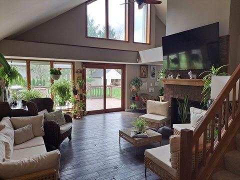 Tiny photo for 135 Thornhill Farm Lane, St. Charles, IL 60175 (MLS # 12363889)