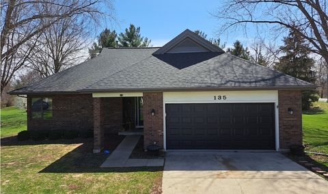 Photo of 135 Thornhill Farm Lane, St. Charles, IL 60175 (MLS # 12363889) Photo of 135 Thornhill Farm Lane, St. Charles, IL 60175 (MLS # 12363889)