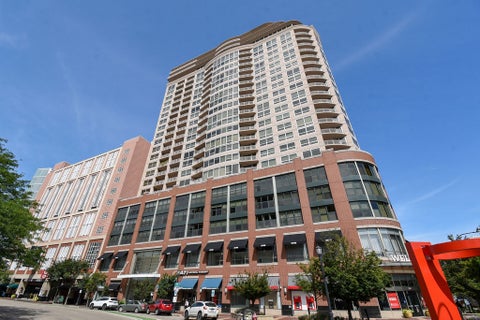 Photo of 807 DAVIS Street #1610, Evanston, IL 60201 (MLS # 12722893)