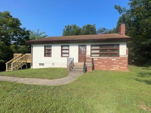 Photo of 1236 Giant City Road, Carbondale, IL 62902 (MLS # 12726663)