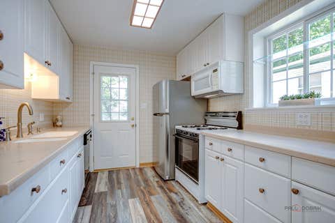 Tiny photo for 10 E Lake Shore Drive, Round Lake Park, IL 60073 (MLS # 12668595)
