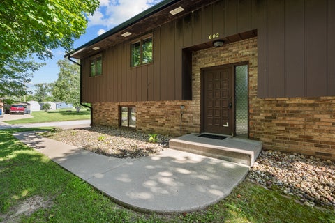 Tiny photo for 602 5th Avenue W, Andalusia, IL 61232 (MLS # 12683945)