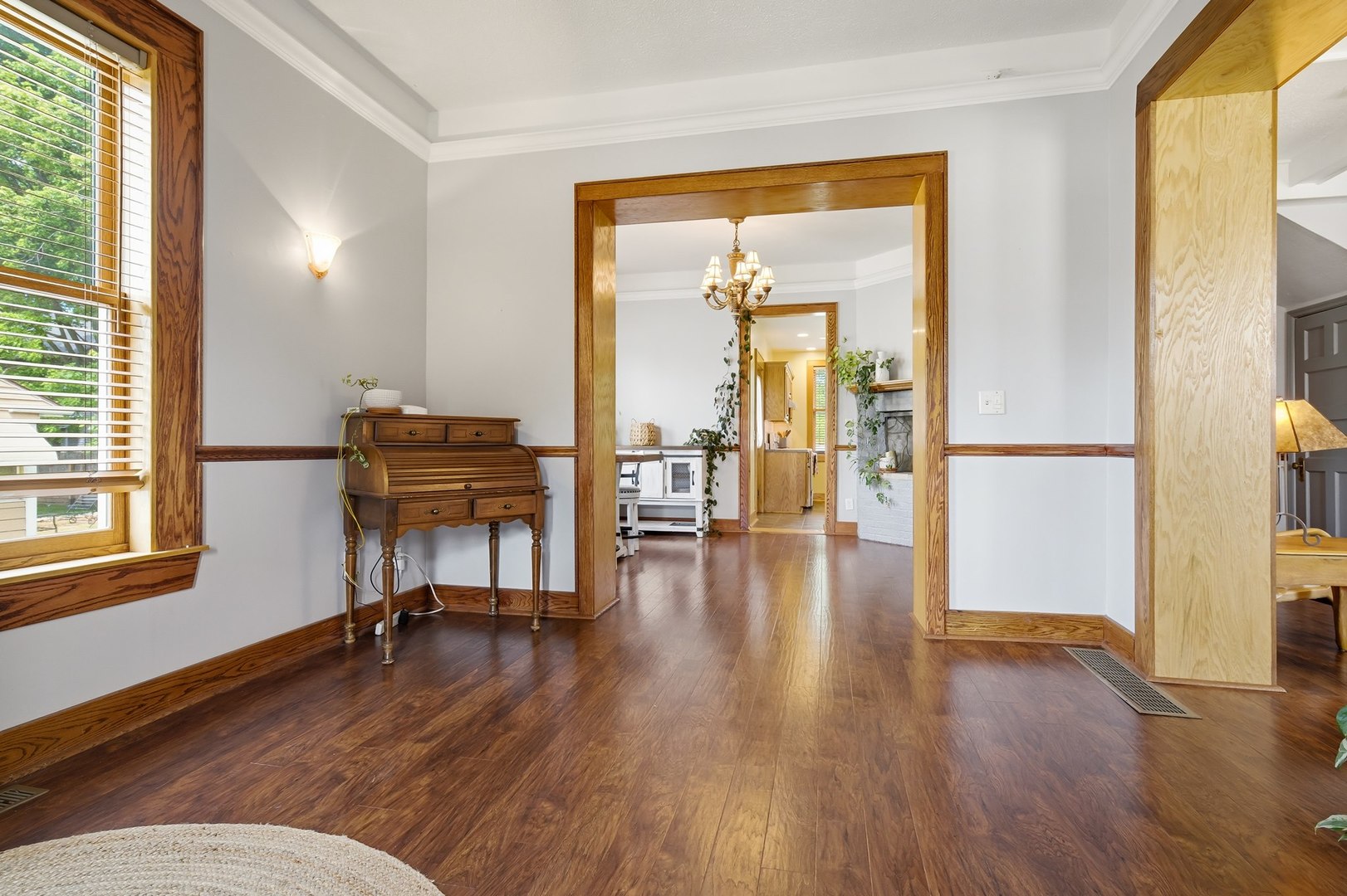 703 W Wood Street W