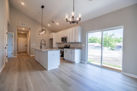 Tiny photo for 12 Redbud Row, Ottawa, IL 61350 (MLS # 12627823)