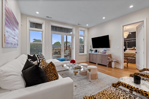 Tiny photo for 1938 W Augusta Boulevard #304, Chicago, IL 60622 (MLS # 12673807)