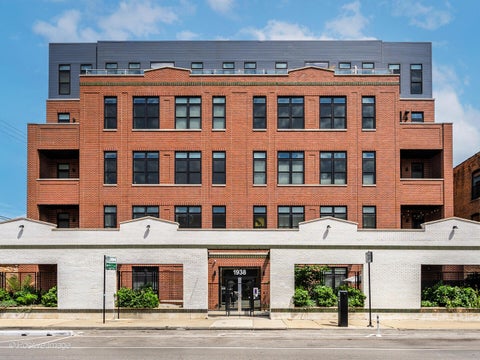 Photo of 1938 W Augusta Boulevard #304, Chicago, IL 60622 (MLS # 12673807)