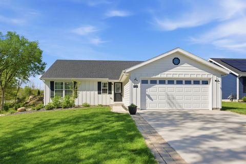 Photo of 2016 Red Willow Road, Morris, IL 60450 (MLS # 12630718)