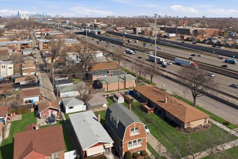 Tiny photo for 40 W 81st Street, Chicago, IL 60620 (MLS # 12582598)
