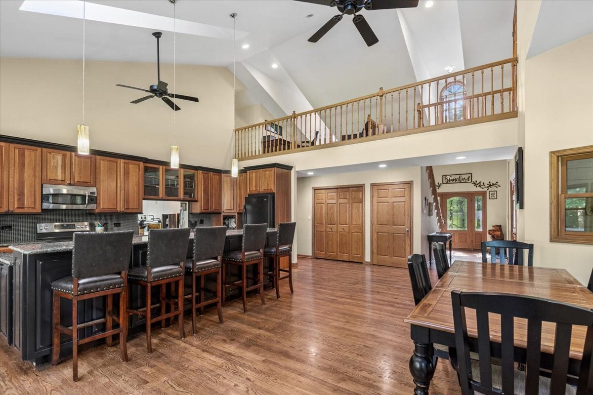 6008 Tomlinson Drive
