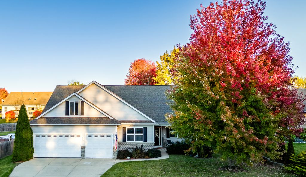 Photo for 2044 Matthew Avenue, Twin Lakes, WI 53181 (MLS # 12506955)