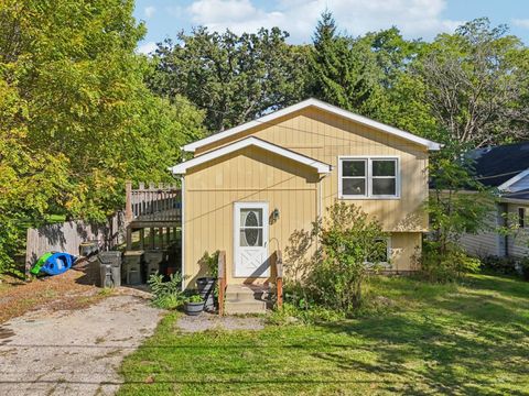 Photo of 35729 N Watson Avenue, Ingleside, IL 60041 (MLS # 12428021) Photo of 35729 N Watson Avenue, Ingleside, IL 60041 (MLS # 12428021)
