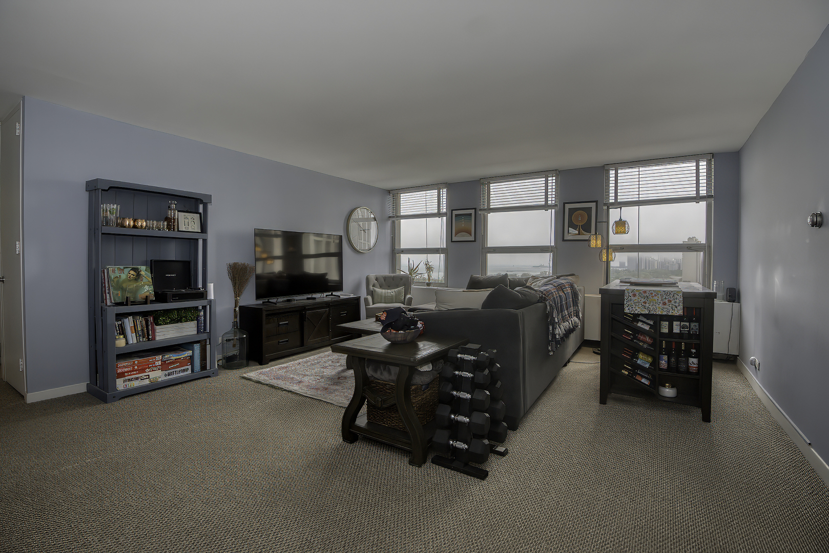 2626 N Lakeview Avenue 1604