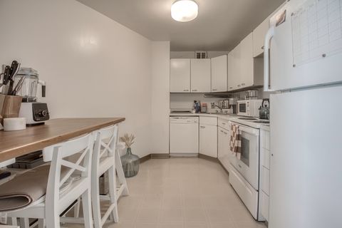 Tiny photo for 2626 N Lakeview Avenue #1604, Chicago, IL 60614 (MLS # 12632581)