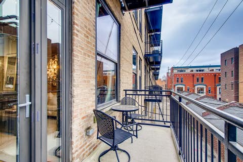 Tiny photo for 1040 W Adams Street #218, Chicago, IL 60607 (MLS # 12678121)