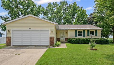 Photo of 2005 Kenny Avenue, Champaign, IL 61822 (MLS # 12410461)