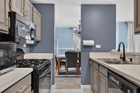 Tiny photo for 1926 Prairie Square #220B, Schaumburg, IL 60173 (MLS # 12789182)