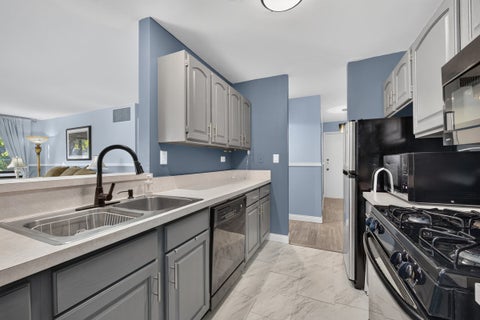 Tiny photo for 1926 Prairie Square #220B, Schaumburg, IL 60173 (MLS # 12789182)