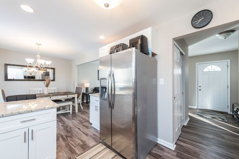 Tiny photo for 423 Windridge Drive, Round Lake Park, IL 60073 (MLS # 12555314)