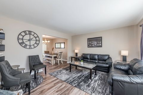 Tiny photo for 423 Windridge Drive, Round Lake Park, IL 60073 (MLS # 12555314)