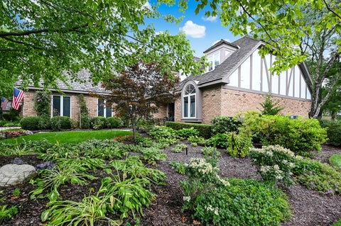 Tiny photo for 28 Lake Ridge Club Drive, Burr Ridge, IL 60527 (MLS # 12642409)