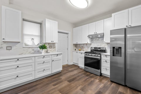 Tiny photo for 7518 S Ridgeland Avenue, Chicago, IL 60649 (MLS # 12627173)