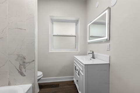 Tiny photo for 7518 S Ridgeland Avenue, Chicago, IL 60649 (MLS # 12627173)