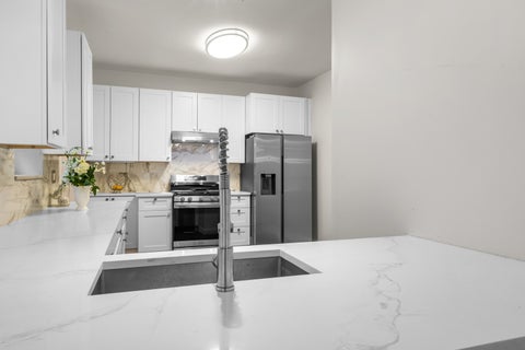 Tiny photo for 7518 S Ridgeland Avenue, Chicago, IL 60649 (MLS # 12627173)