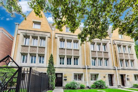 3215 S Calumet Avenue Chicago IL 60616