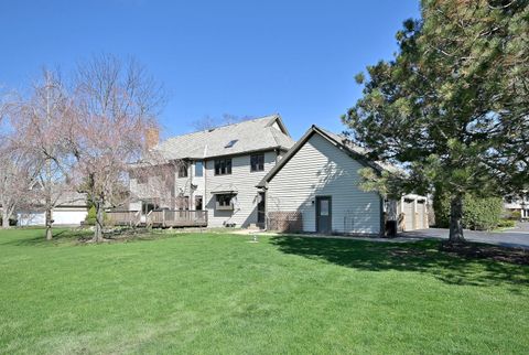 Tiny photo for 5681 River Park Drive, Libertyville, IL 60048 (MLS # 12624665)