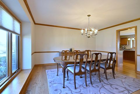 Tiny photo for 5681 River Park Drive, Libertyville, IL 60048 (MLS # 12624665)