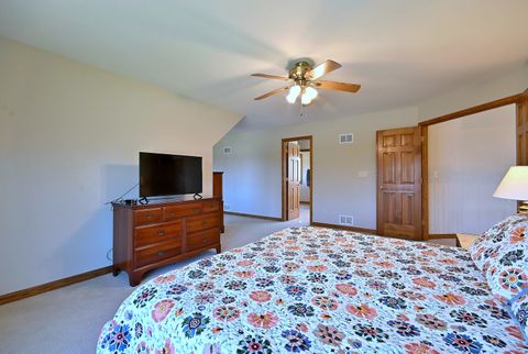 Tiny photo for 5681 River Park Drive, Libertyville, IL 60048 (MLS # 12624665)