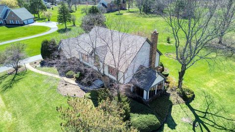 Tiny photo for 5681 River Park Drive, Libertyville, IL 60048 (MLS # 12624665)