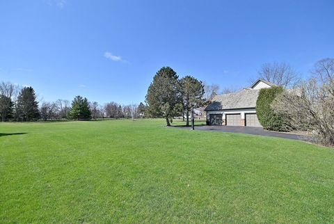 Tiny photo for 5681 River Park Drive, Libertyville, IL 60048 (MLS # 12624665)