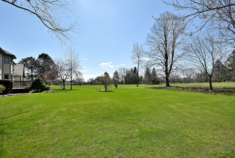 Tiny photo for 5681 River Park Drive, Libertyville, IL 60048 (MLS # 12624665)