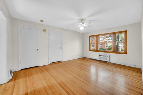 Tiny photo for 1931 W Albion Avenue #1, Chicago, IL 60626 (MLS # 12669811)