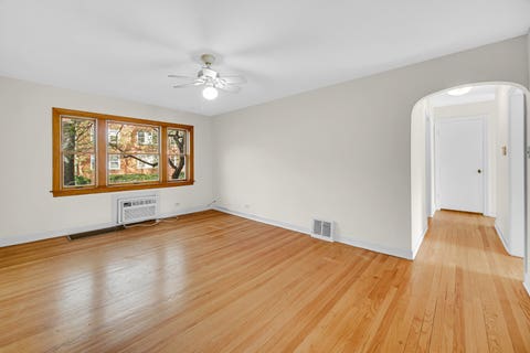 Tiny photo for 1931 W Albion Avenue #1, Chicago, IL 60626 (MLS # 12669811)