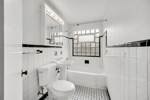 Tiny photo for 1931 W Albion Avenue #1, Chicago, IL 60626 (MLS # 12669811)