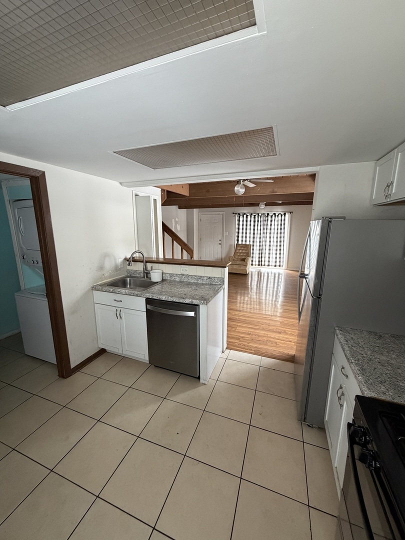 523 MEADOW GREEN Lane