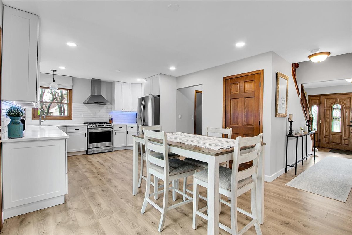 1450 Canter Lane
