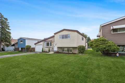 Tiny photo for 26 N Craig Place, Lombard, IL 60148 (MLS # 12546185)