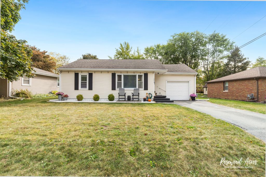 Photo for 1232 Riverlane Drive, Bradley, IL 60915 (MLS # 12499420)
