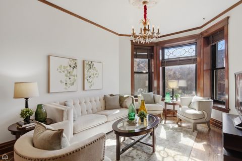 Tiny photo for 724 W Grace Street #1, Chicago, IL 60613 (MLS # 12593097)