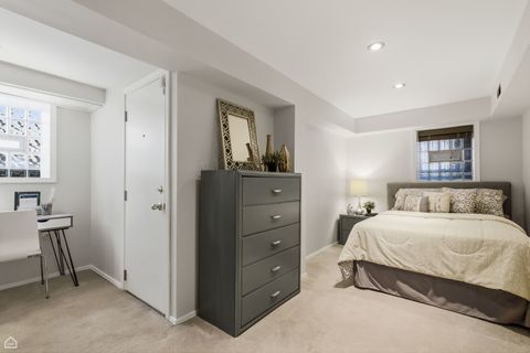 Tiny photo for 724 W Grace Street #1, Chicago, IL 60613 (MLS # 12593097)