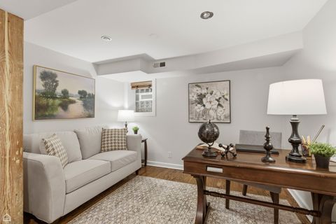 Tiny photo for 724 W Grace Street #1, Chicago, IL 60613 (MLS # 12593097)